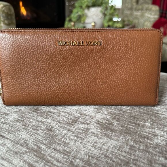 Michael Kors Jet Set Travel Leather Large MK Continental wallet - Picture 1 of 12